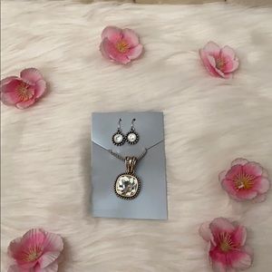 Ladies Fashion Jewelry Set.